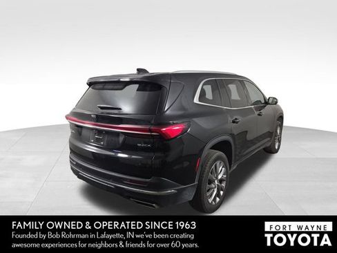 Used 2025 Buick Enclave Preferred AWD/4WD image 7
