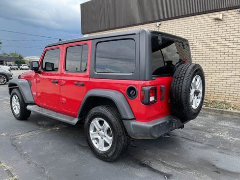 Used 2019 Jeep Wrangler Unlimited Sport S AWD/4WD image 3
