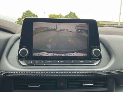 Used 2023 Nissan Rogue SV AWD/4WD image 14