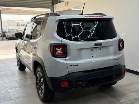 Used 2016 Jeep Renegade Trailhawk w/ Premium Trailhawk Package AWD/4WD image 5