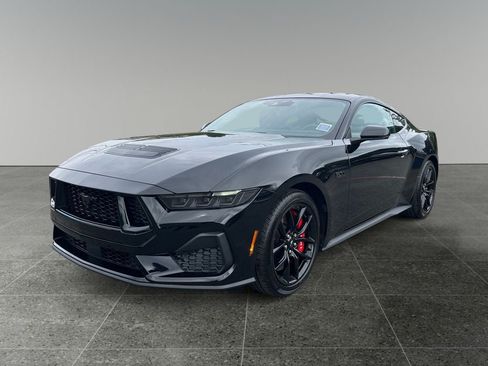 Used 2025 Ford Mustang GT Premium RWD image 3