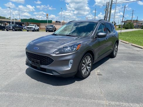 Used 2021 Ford Escape Titanium FWD image 3