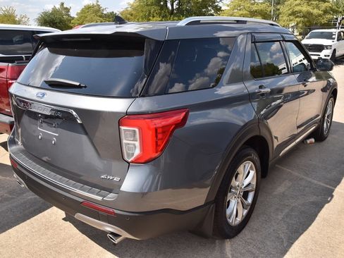 Used 2024 Ford Explorer Limited AWD/4WD image 5