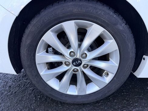 Used 2018 Kia Optima EX image 11