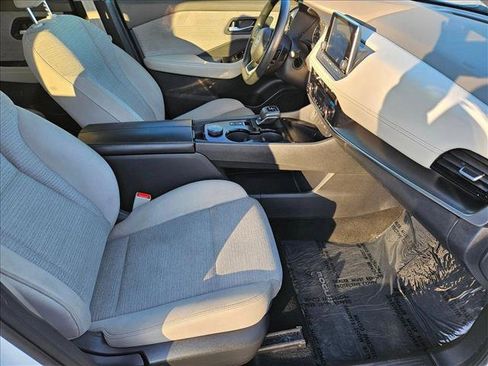 Used 2021 Nissan Rogue SV image 18