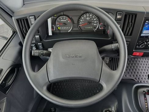 Used 2024 Isuzu NPR RWD image 10