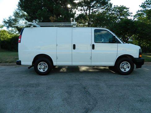 Used 2020 Chevrolet Express 2500 w/ Safety Package RWD image 5
