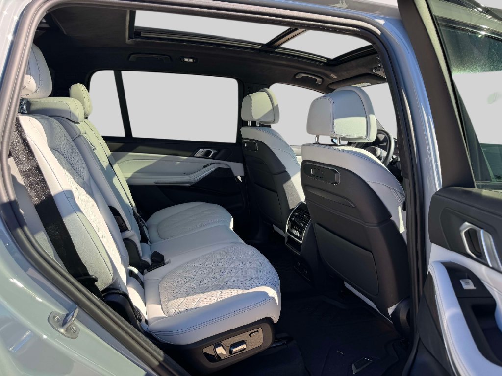 Certified 2024 BMW X7 xDrive40i w/ Dynamic Handling Package AWD/4WD image 12