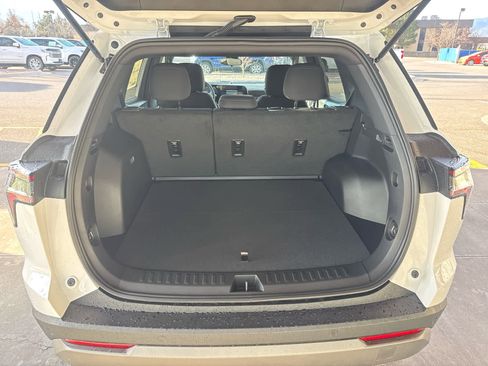 New 2026 Chevrolet Equinox LT image 38