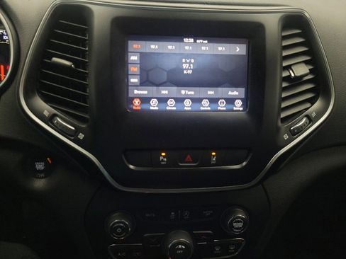 Used 2021 Jeep Cherokee Latitude Plus image 25