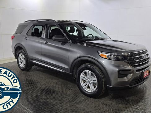 Used 2022 Ford Explorer XLT AWD/4WD image 15