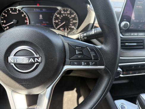 Used 2024 Nissan Altima 2.5 SV FWD image 20