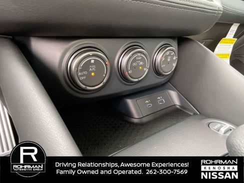 New 2024 Nissan Z Performance w/ Floor Mat Package RWD image 10
