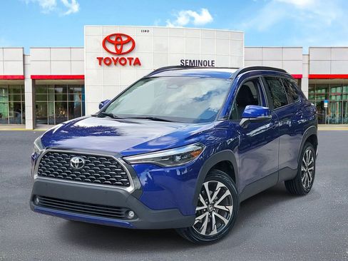 Used 2024 Toyota Corolla Cross XLE FWD image 1