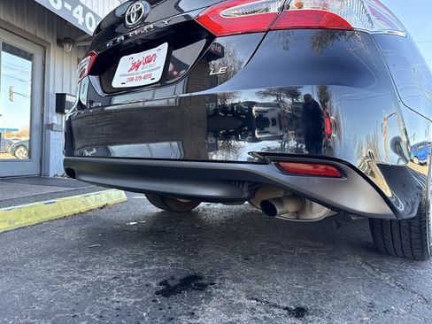 Used 2020 Toyota Camry LE w/ Carpet Mat Package image 9