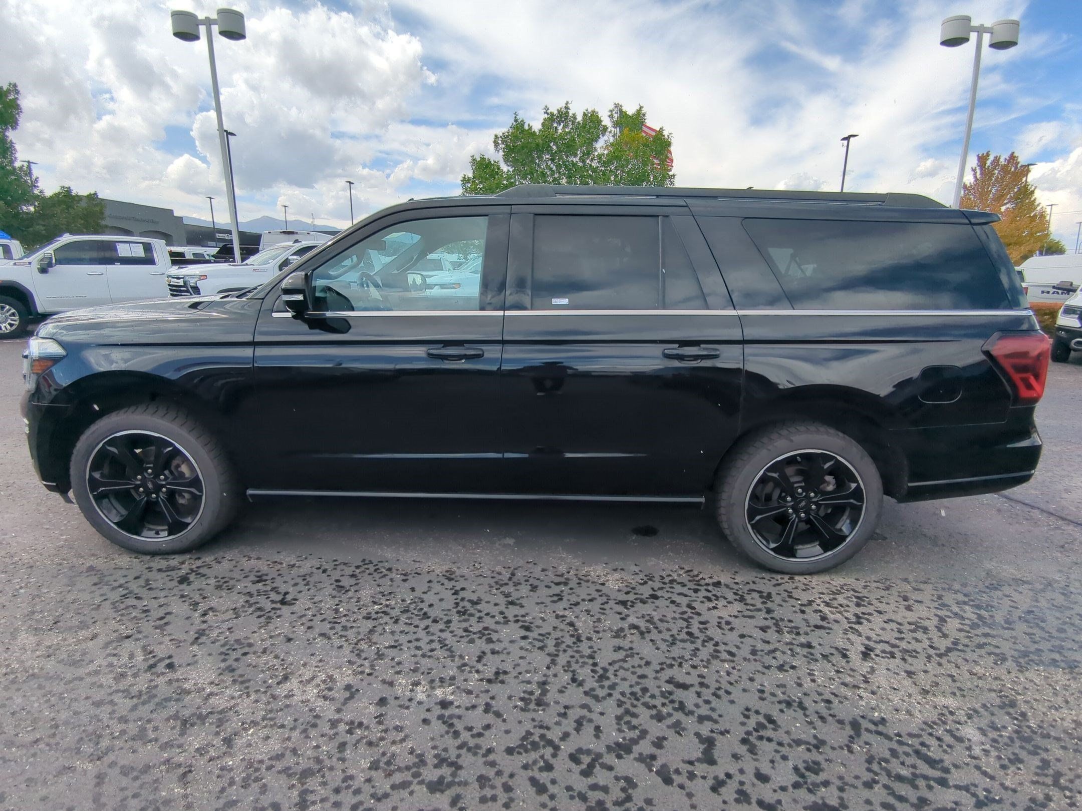 Used 2023 Ford Expedition Max Limited AWD/4WD image 9