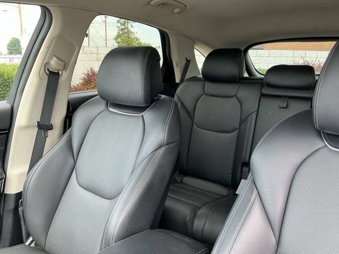 Used 2022 Genesis GV70 2.5T AWD/4WD image 12