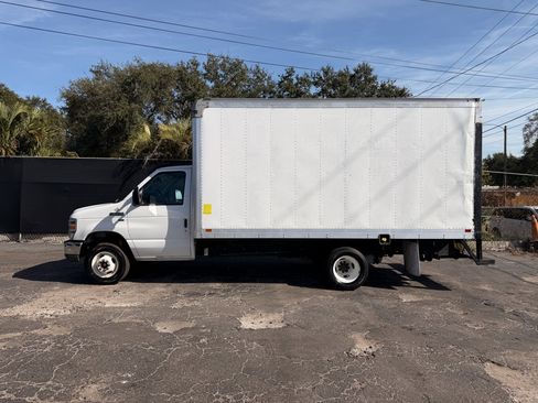 Used 2015 Ford E-350 and Econoline 350 Super Duty image 7