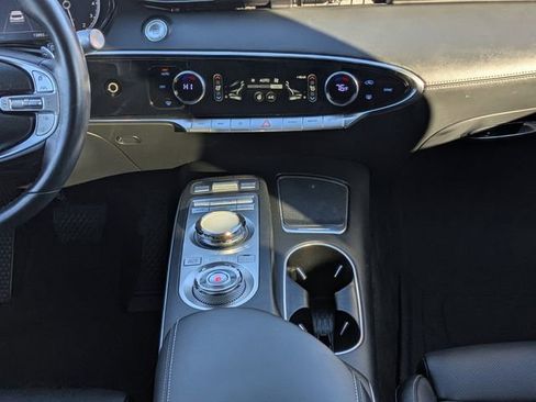 Used 2023 Genesis GV70 2.5T w/ Select Package image 18