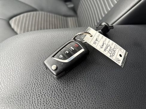 Used 2023 Toyota Camry SE FWD image 28