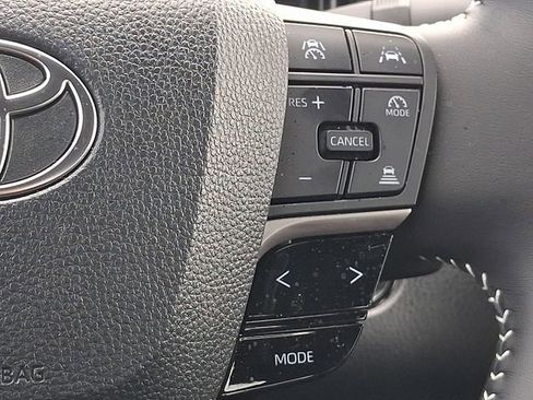 Used 2025 Toyota Camry SE image 20