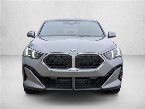 Used 2026 BMW X2 xDrive28i AWD/4WD image 2