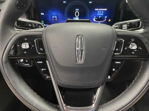 New 2025 Lincoln Aviator AWD w/ Equipment Group 101A image 16