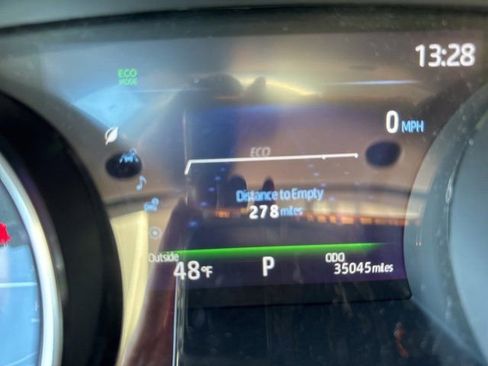 Used 2019 Toyota Camry XLE image 18