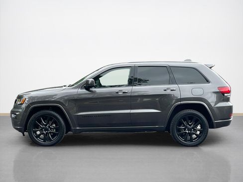 Used 2019 Jeep Grand Cherokee Altitude AWD/4WD image 4