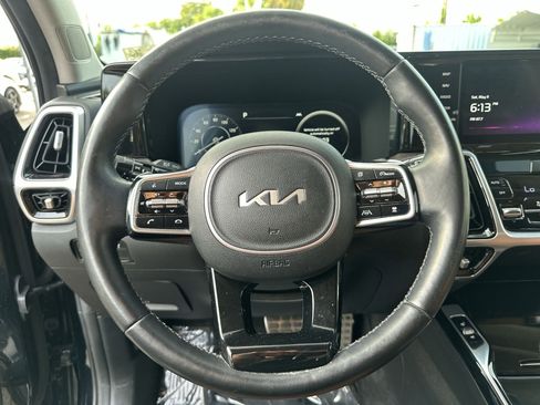 Certified 2023 Kia Sorento SX Prestige AWD/4WD image 11