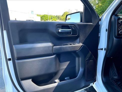Used 2023 Chevrolet Silverado 1500 Custom AWD/4WD image 9
