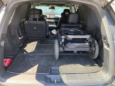 Used 2023 Honda Pilot TrailSport image 9