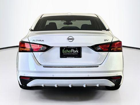 Used 2023 Nissan Altima 2.5 SV FWD image 7