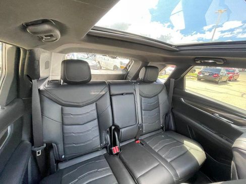 Used 2022 Cadillac XT5 Sportv w/ LPO, ONYX Package AWD/4WD image 6