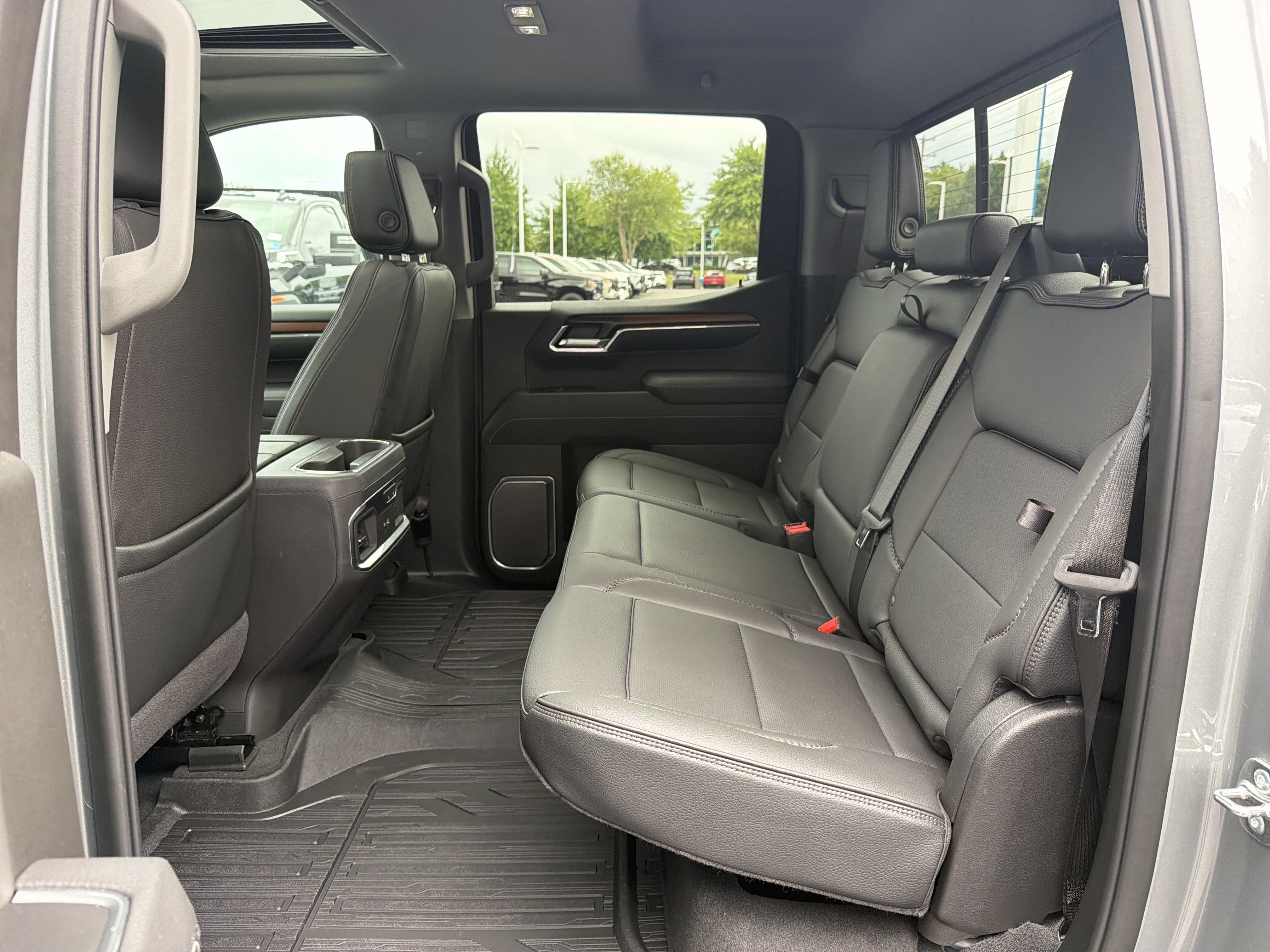 Used 2026 GMC Sierra 1500 Denali w/ Denali Reserve Package AWD/4WD image 32