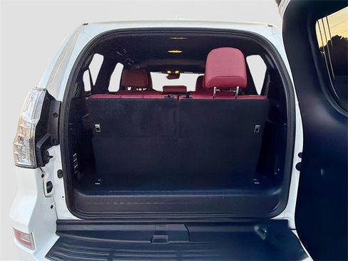 Used 2022 Lexus GX 460 Luxury image 12