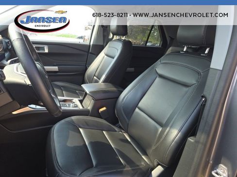 Used 2024 Ford Explorer XLT w/ Equipment Group 202A image 11