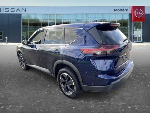 Certified 2025 Nissan Rogue SV AWD/4WD image 7