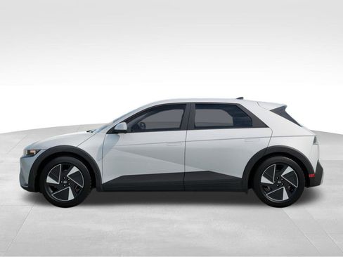 New 2026 Hyundai Ioniq 5 SEL RWD image 3