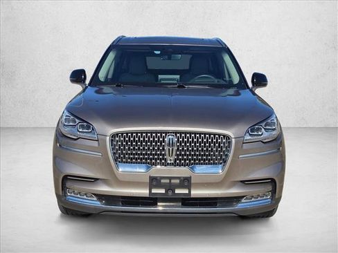 Used 2020 Lincoln Aviator Reserve w/ Equipment Group 202A image 9
