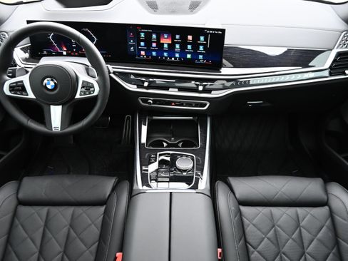 Used 2026 BMW X5 xDrive40i w/ M Sport Package image 13