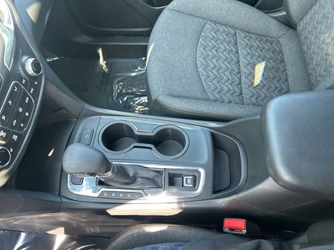 Used 2023 Chevrolet Equinox LT w/ Driver Convenience Package image 37