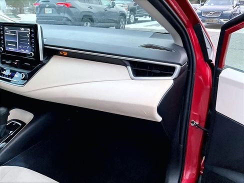 Used 2021 Toyota Corolla LE image 13