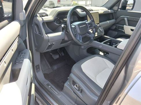 Used 2023 Land Rover Defender 130 X-Dynamic SE AWD/4WD image 7