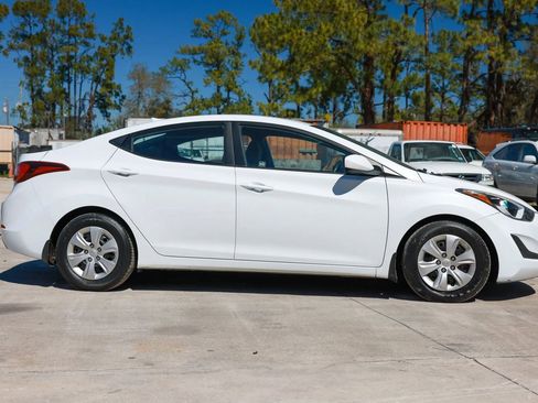 Used 2016 Hyundai Elantra SE image 8
