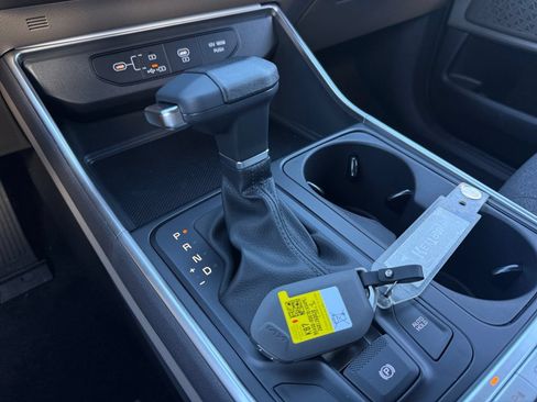New 2026 Kia Carnival LX FWD image 30