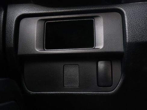 Used 2017 Toyota Tacoma 4x4 Access Cab image 38