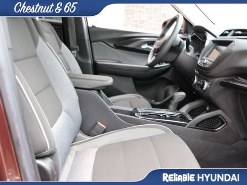 Used 2022 Chevrolet TrailBlazer LT FWD image 10