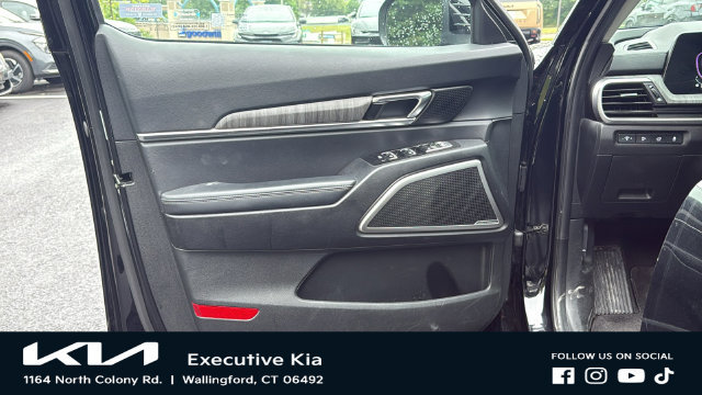Certified 2024 Kia Telluride EX w/ EX Captain's Chair Package AWD/4WD image 9