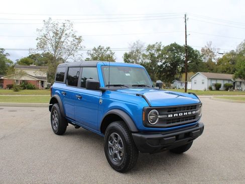 New 2025 Ford Bronco Big Bend image 2